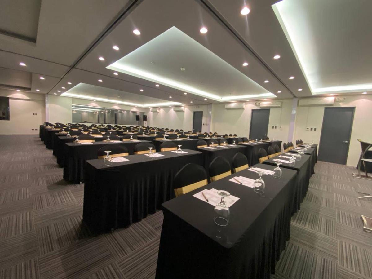 Bravo Tanauan Hotel Esterno foto